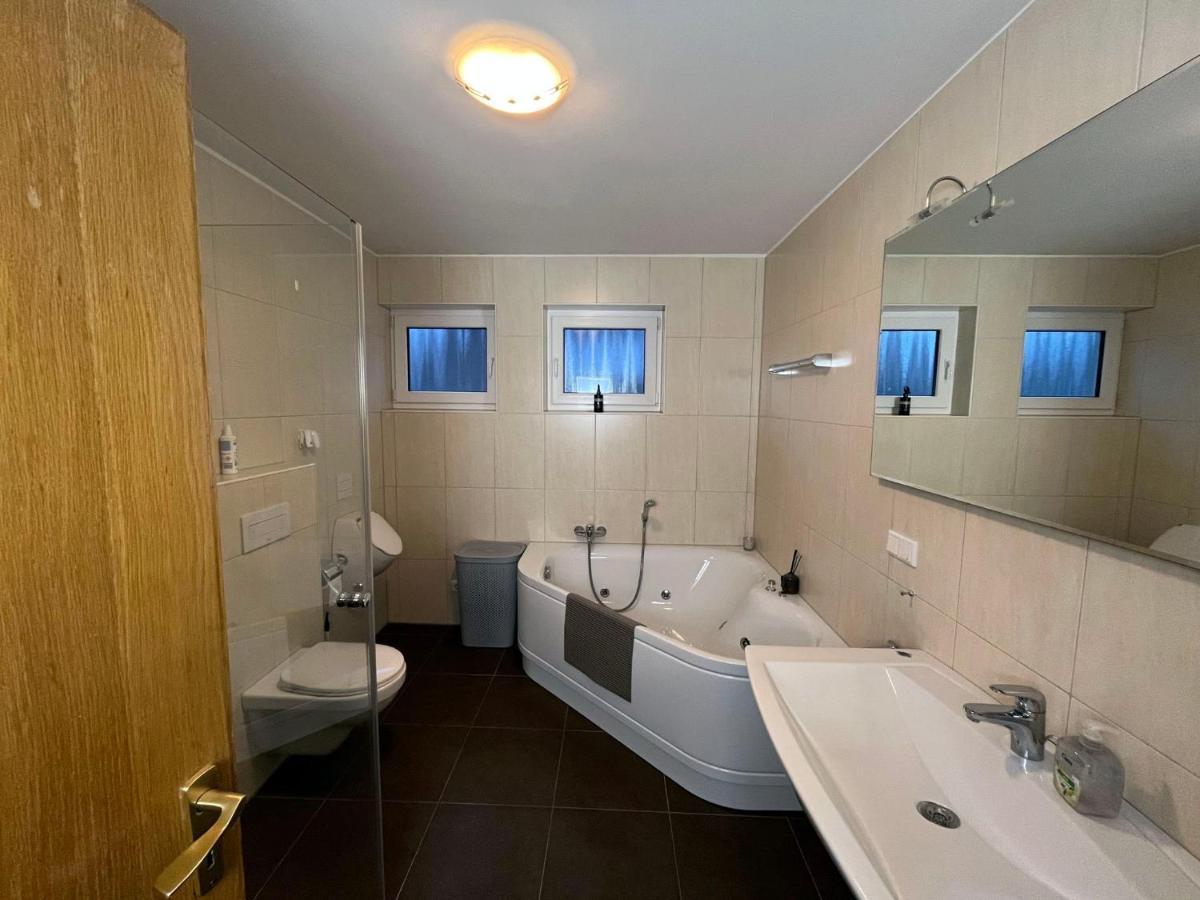 Wohnung Mit Panoramablick Gerolstein Exterior foto